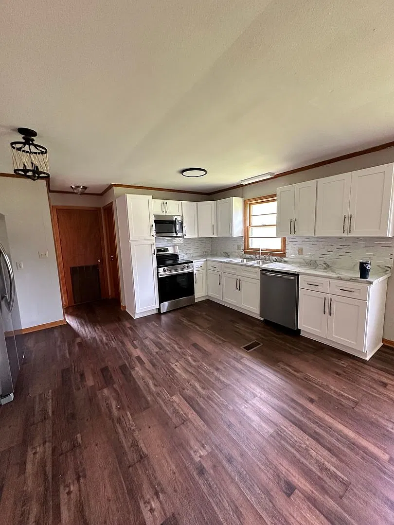 Modern Updates Meet Classic Comfort at 523 Olney — Photo 4