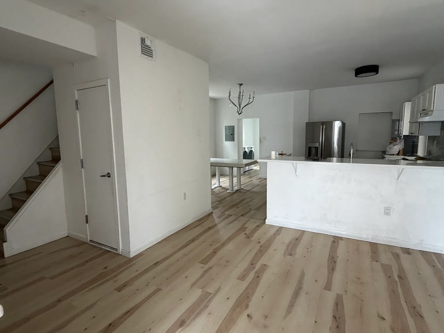 5 bed, 2.5 bath, 1491 sqft, $4,200 — Photo 3