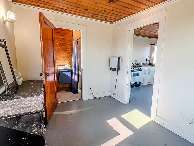 34 S Santa Rosa St #B — Photo 11