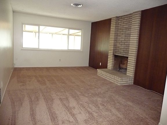 3rd image of 43717 Albeck Ave