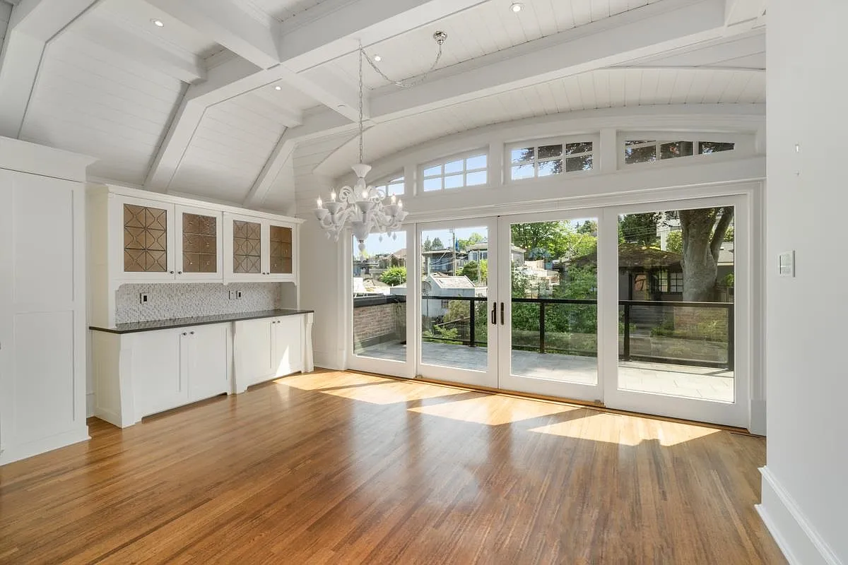 4 bed, 4000 sqft, $15,000 — Photo 4