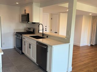 14209 Riverside Dr #302, Sherman Oaks, CA 91423