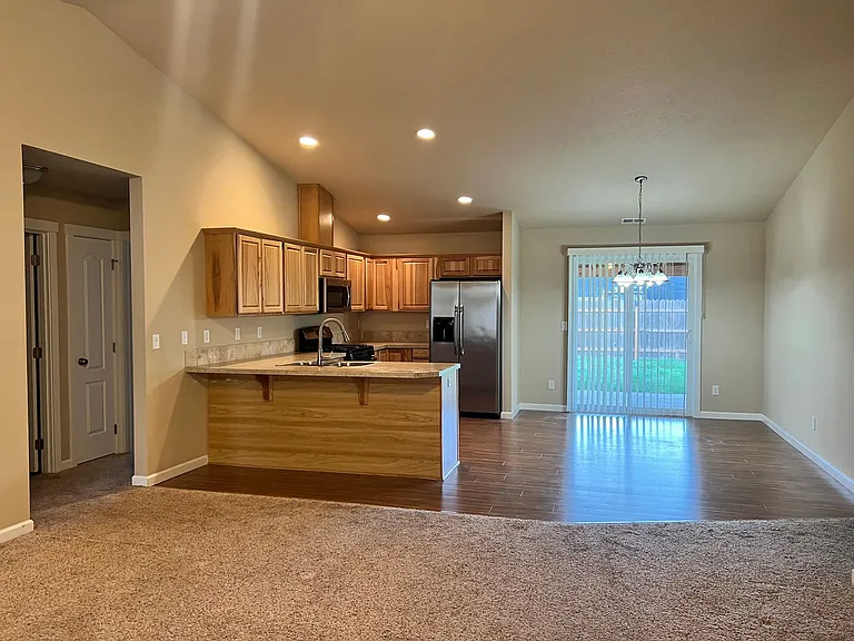 183 E Jadon Dr — Photo 3