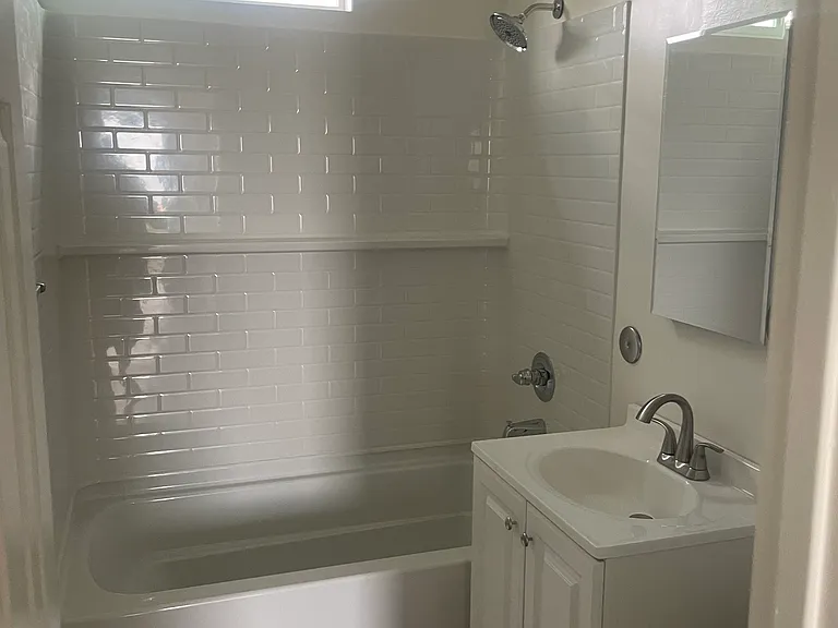 970 1st St #10 — Photo 5