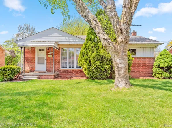 5492 Heather Ln, Dearborn Heights, MI 48125