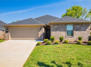 3226 Summer View Ave, Springdale, AR 72764