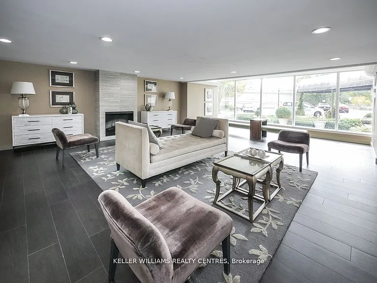 7811 Yonge St #407 — Photo 21