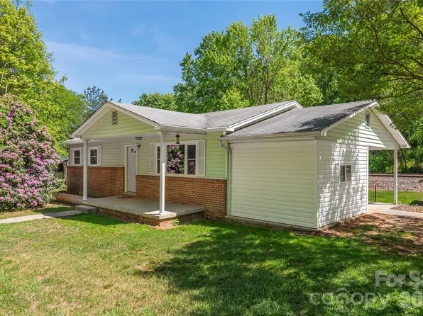 1140 Groundhog Rd, Canton, NC 28716
