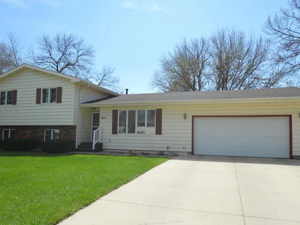 504 21st Ave NE, Aberdeen, SD 57401