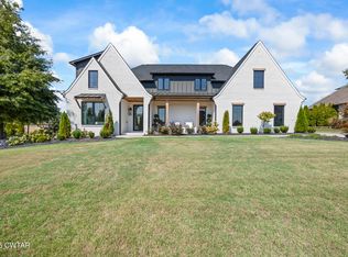 7 Swanbourne Cv, Jackson, TN 38305