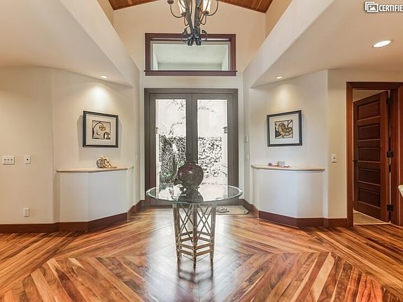 Foyer w/view of lava courtyard entry from garage.
