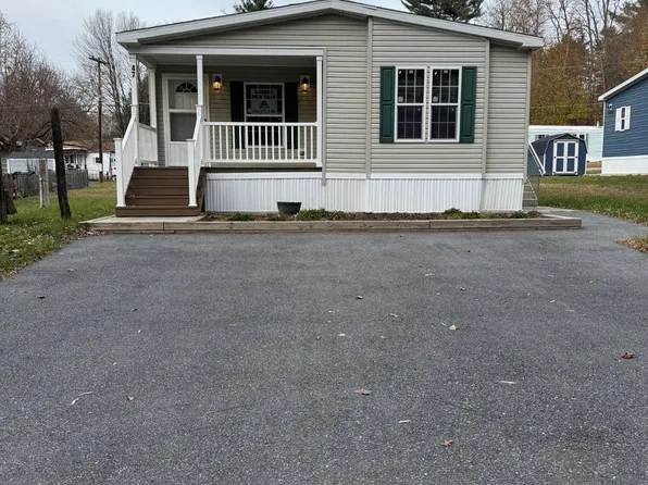 47 Horseshoe Cir, Clifton Park, NY 12065