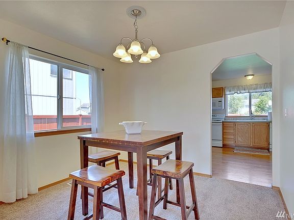 5th image of 10902 184th Ave E