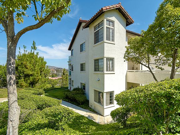 3rd image of 16464 Avenida Venusto Unit A
