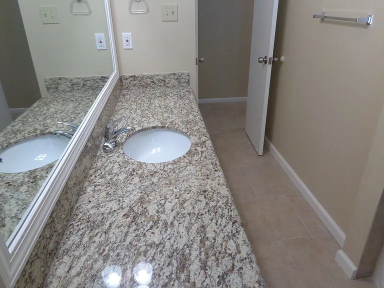 2735 Manila Ln — Photo 20
