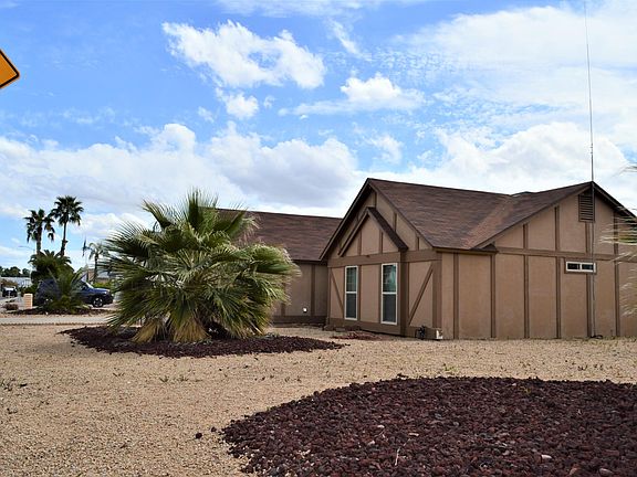 3rd image of 8439 W Larkspur Dr