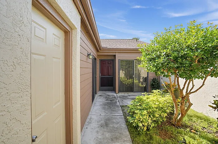 2 bed, 2.0 bath, 1073 sqft, $1,750 — Photo 2