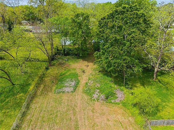 2nd image of 1418 Peachcrest Rd #22