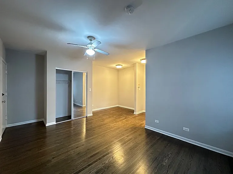 914 W Dakin St #211 — Photo 10