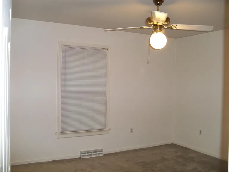 Spacious bedroom/office space