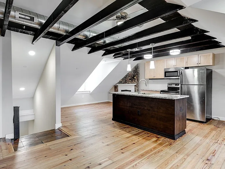 1710 E Franklin St — Photo 43