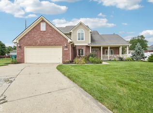 7082 Hunters Ridge Dr, Plainfield, IN 46168