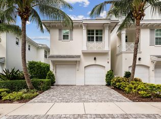 957 Sweetwater Ln, Boca Raton, FL 33431