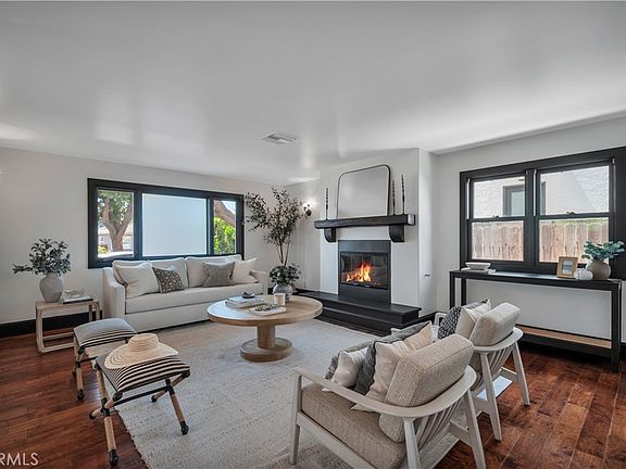 5th image of 526 W 40th St