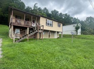 927 Beverly Dr, Glenville, WV 26351