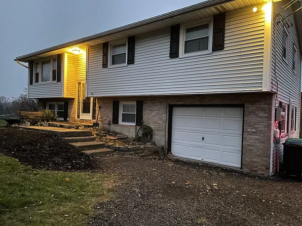 10665 Maple Ridge Rd, Medina, NY 14103