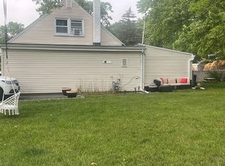 102 Fellswood Dr, Livingston, NJ 07039