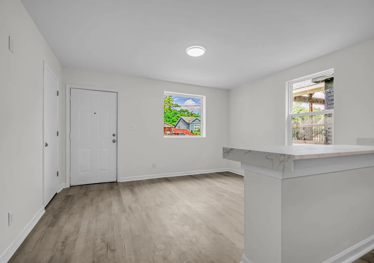 730 29th Ave — Photo 3