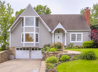 2101 W 50th Ter, Mission Woods, KS 66205