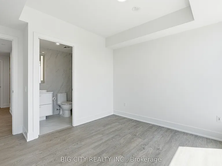 858 Dupont St #705 — Photo 9
