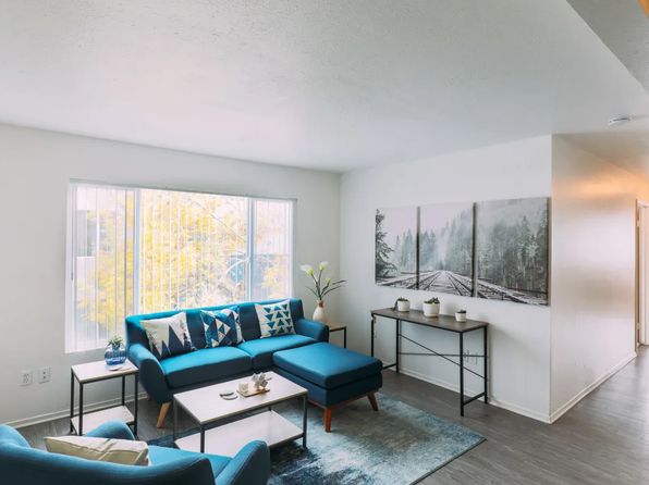 522 1/2 W K St #493