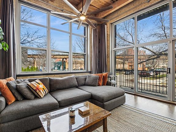 4th image of 2201 W Wabansia Ave APT 5