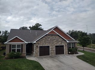 100 Woodview Ln, Oak Ridge, TN 37830