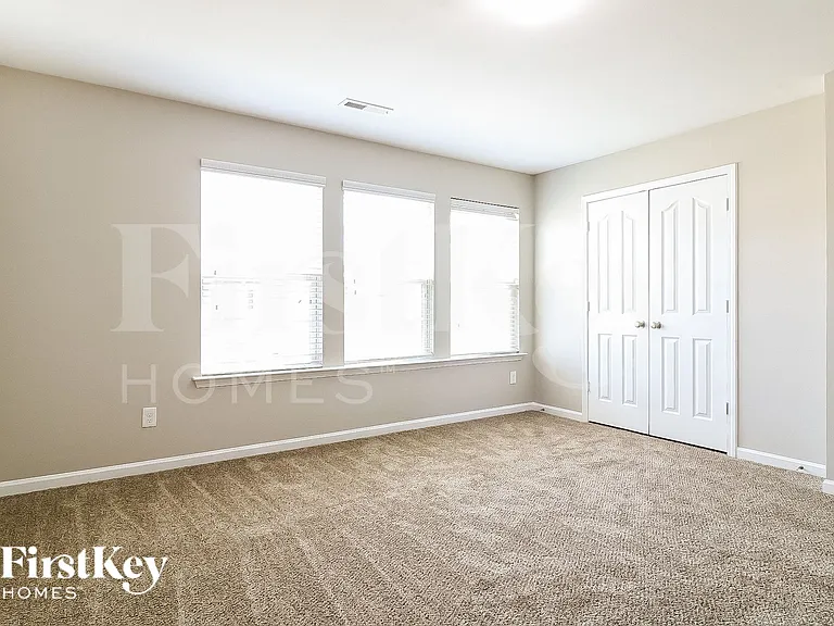 6618 Glenville Dr — Photo 12