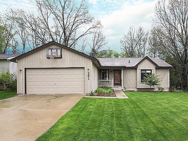 1st image of 261 Woodlake Dr