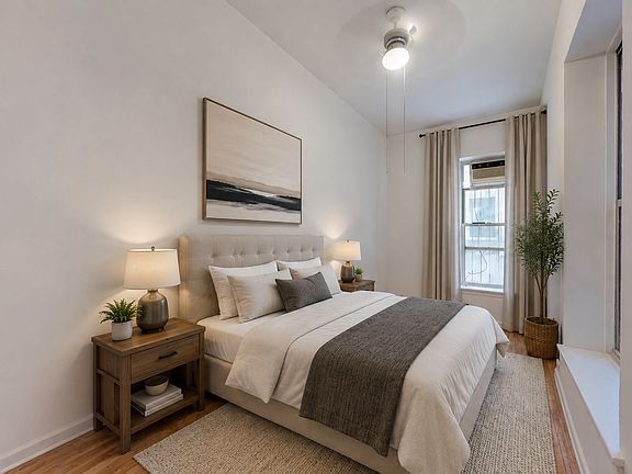 3rd image of 107 W 68th St #C1