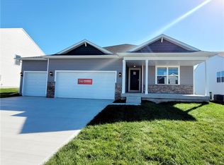 1100 Bel Aire Ct, Waukee, IA 50263