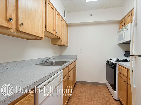5th image of 2235 Frederick Douglass Blvd APT 2A