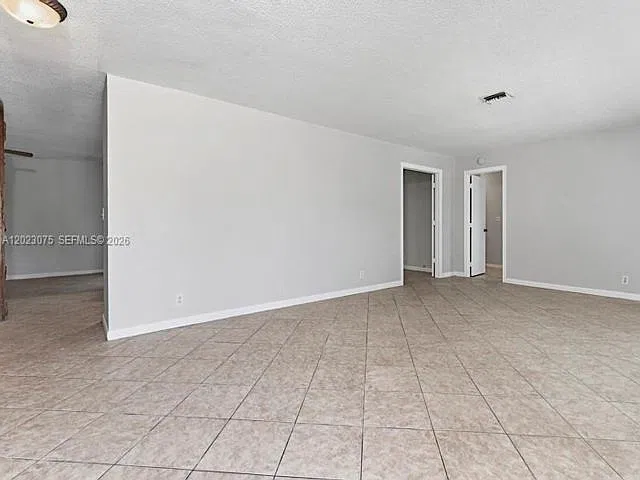 3910 NW 4th Ct — Photo 12