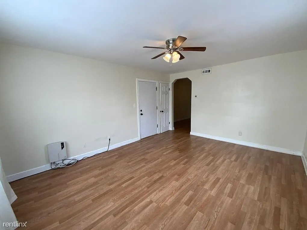 4104 Queensbury Rd — Photo 4