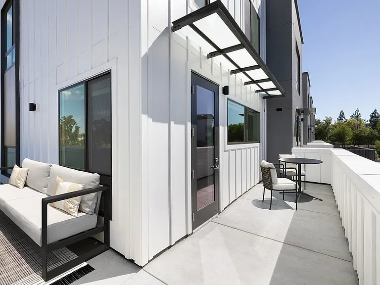 Signature Collection I 4-Bedroom Townhome with wrap around balcony (select homes)