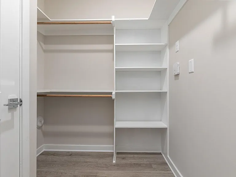 Middle Sound West Apartments — Photo 109