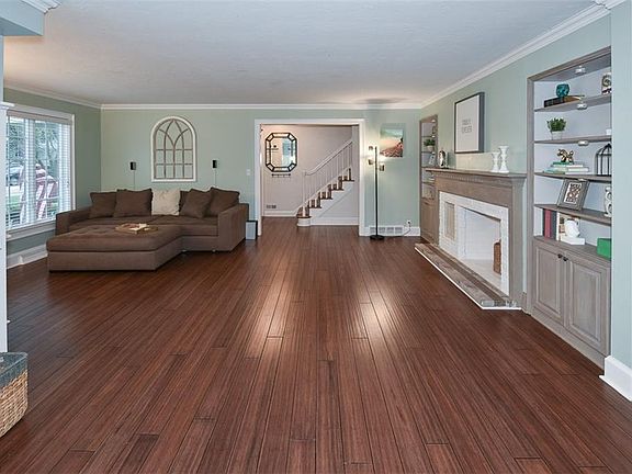 5th image of 4042 Diane Dr