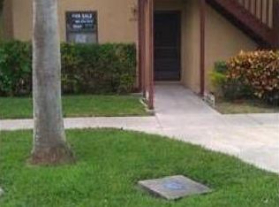 2005 Lakeview Dr W, Royal Palm Beach, FL 33411