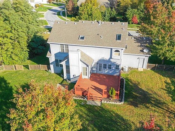 5th image of 2645 SW Wintergarden Dr