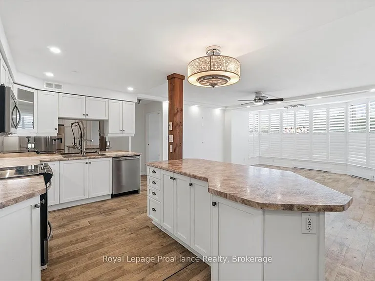 350 Front St #504 — Photo 3